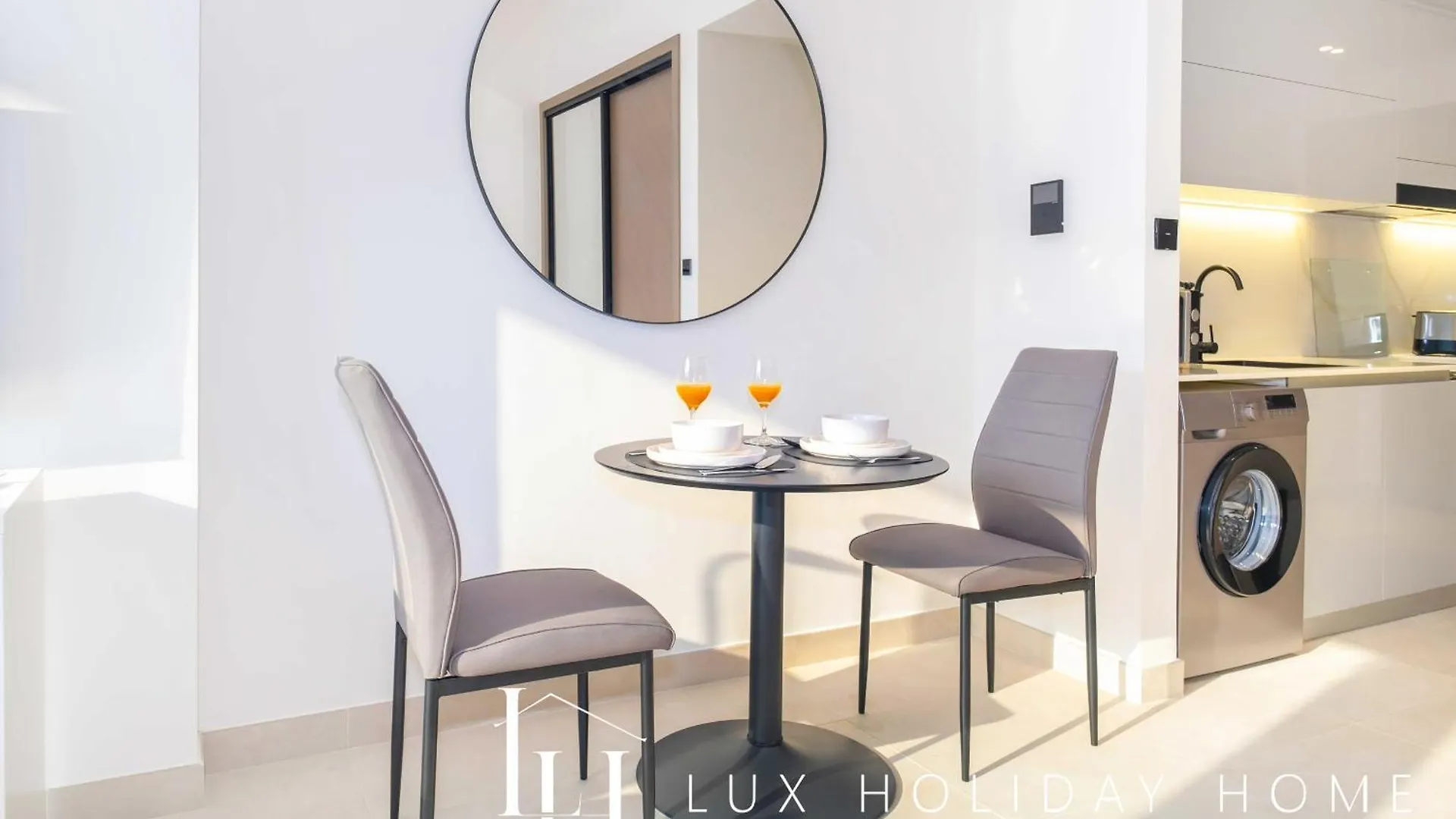 Lux The Modern Binghatti Canal Suite Dubai 0*,  Forenede Arabiske Emirater